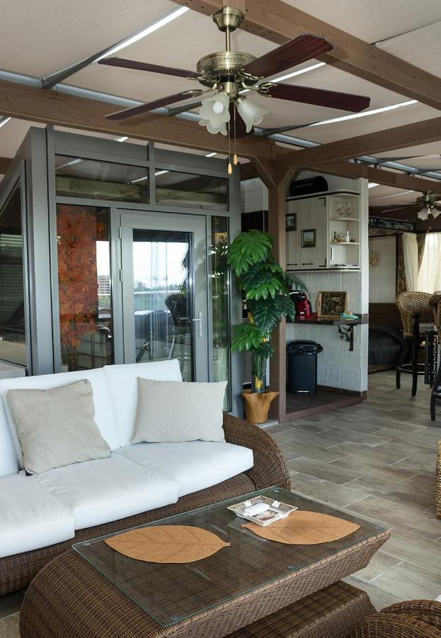 Appartamento Under The Stars - Lux Penthouse With Pool And Terrace By Flat Mаnager Saints Constantine and Helena Esterno foto